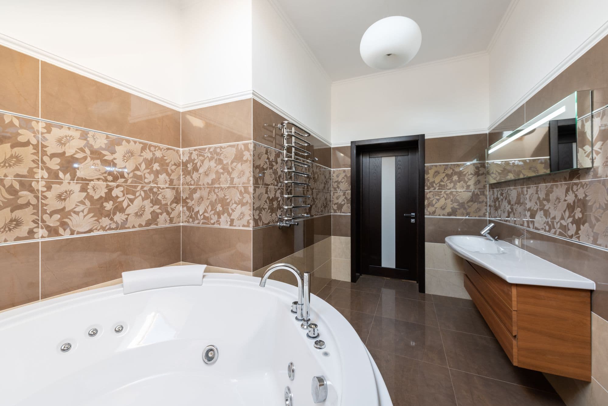 Well-maintained bathroom in a rental property