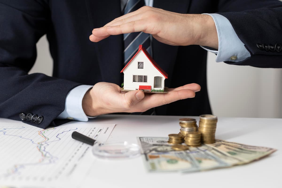 Property investment cash-flow analysis